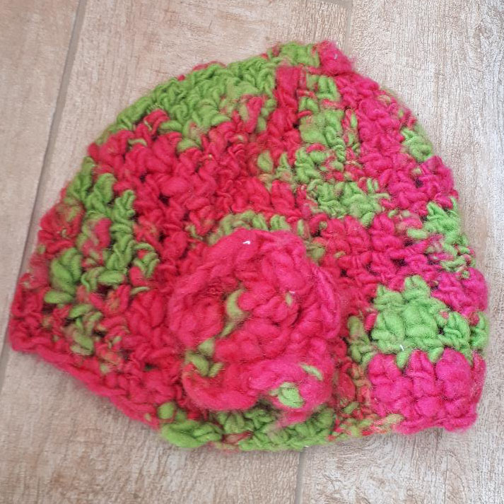crochet hat from handspun yarn