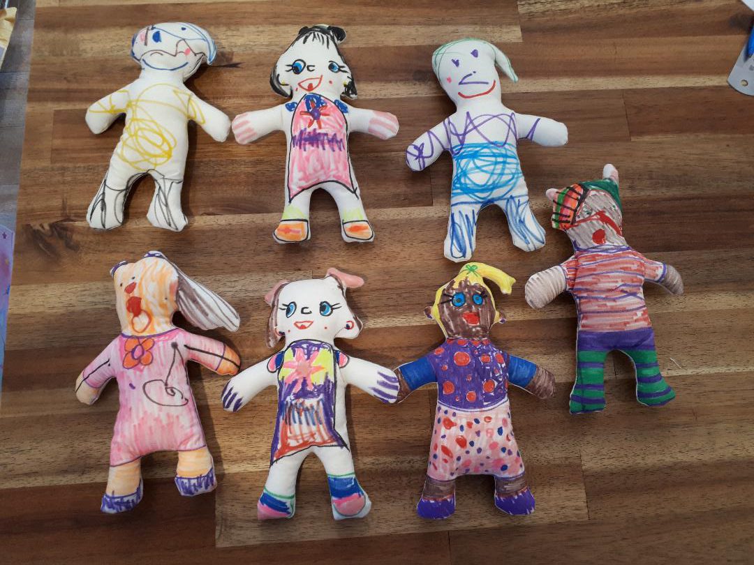 Tutorial – How to make Kids Art Dolls