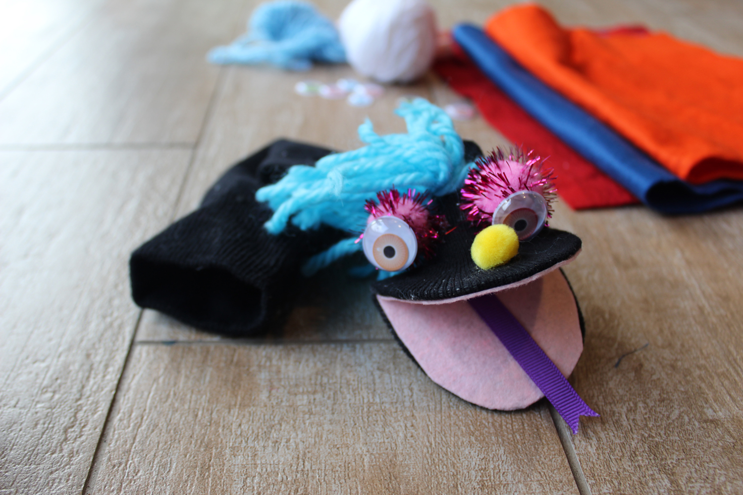 Tutorial – How to make Sock Puppets